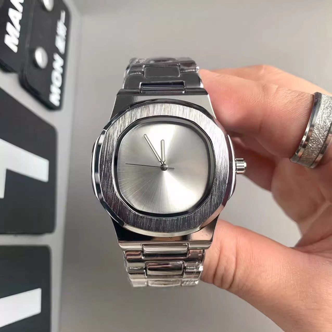 Custom Logo Men's Quartz Watch - Luxury Watch Brand recension och pris
